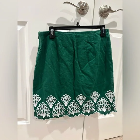 Green Skirt with White Embroidery - Picture 2 of 5